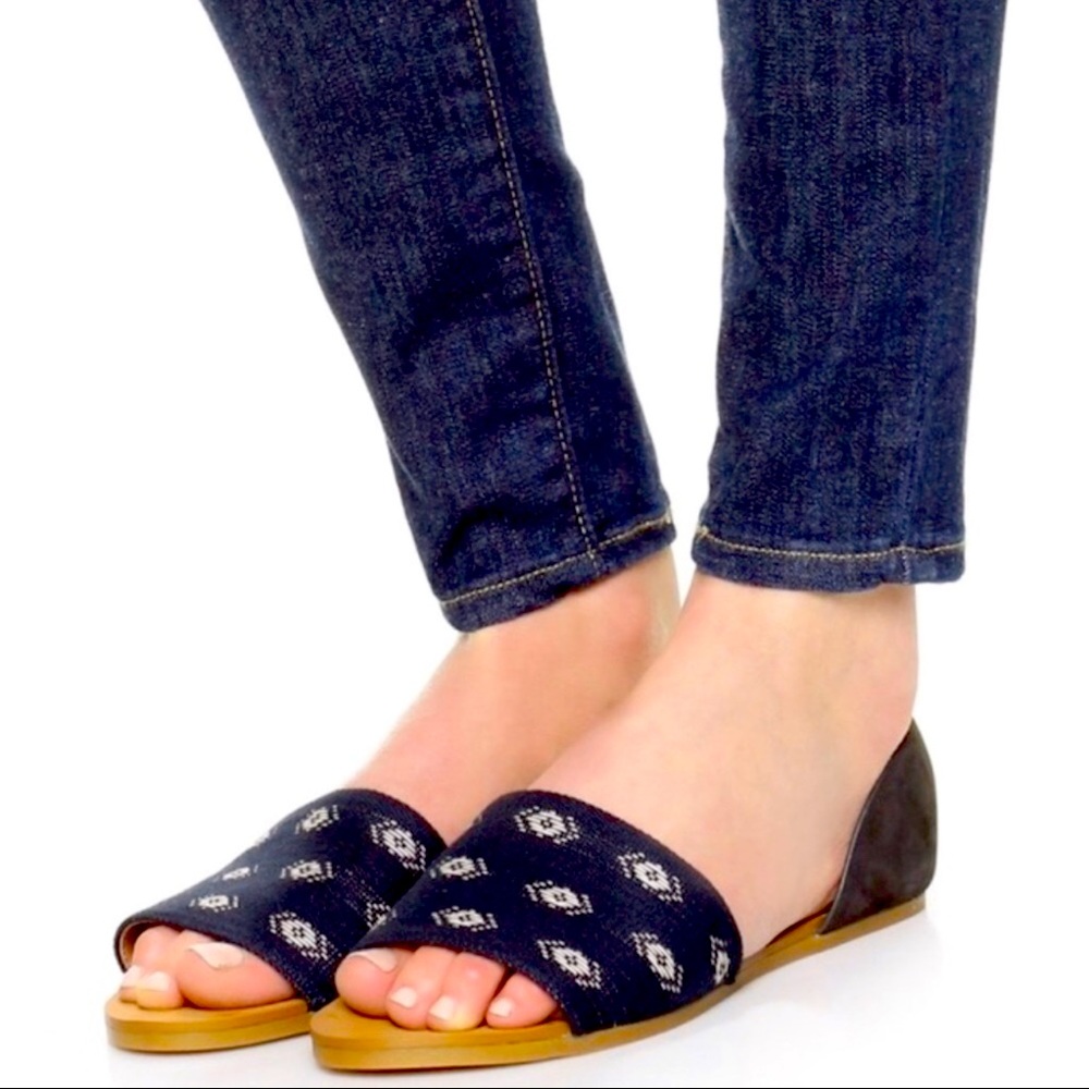 Madewell Thea sandal in navy ikat, size 9